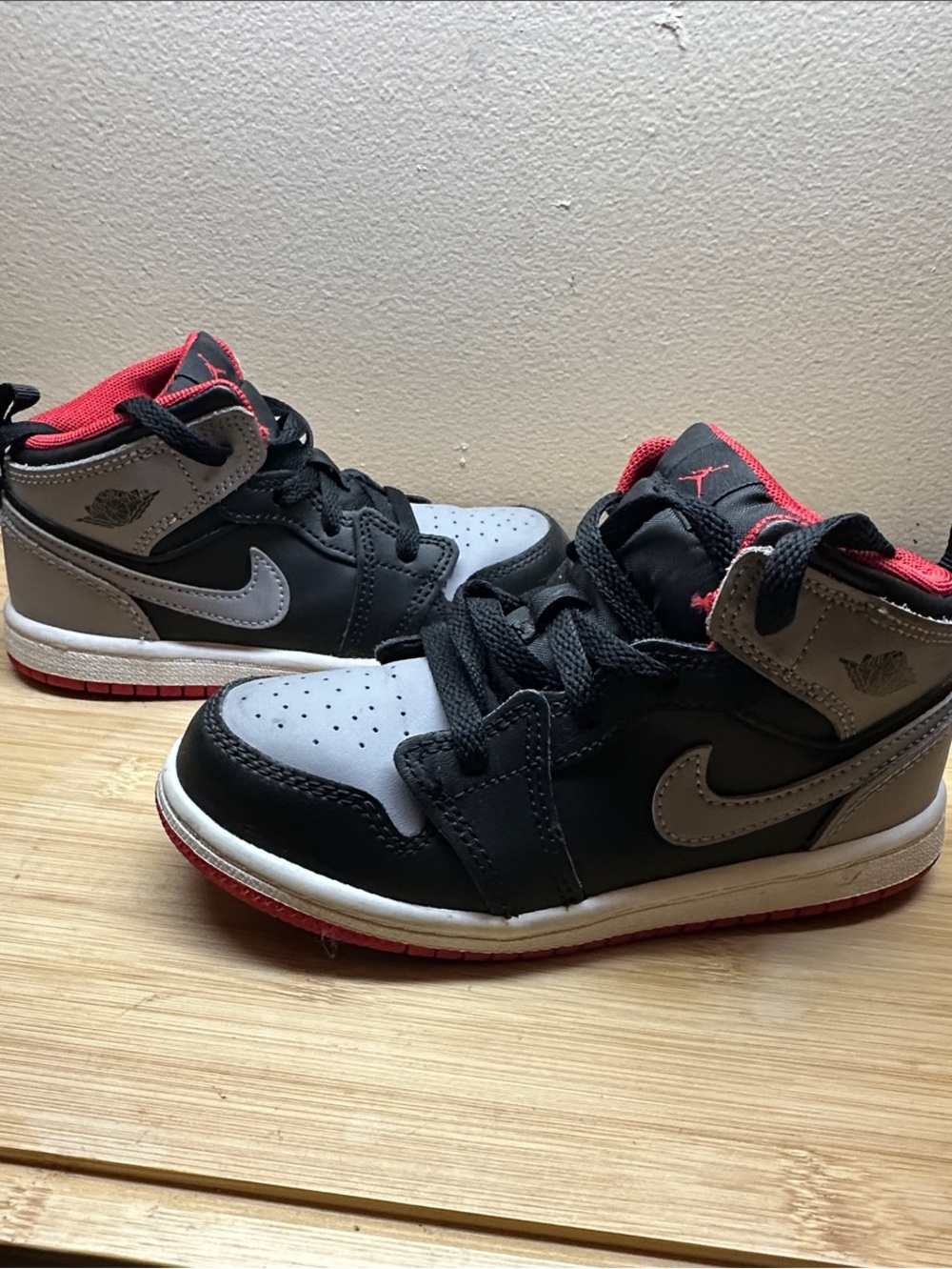 Nike Kids Mid-Top Sneakers in Black, Gray, Red 9.5